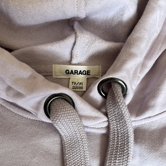 ⭐️ $25 for 2 ⭐️ Garage Relaxed Fit Hoodie - Picture 2 of 3